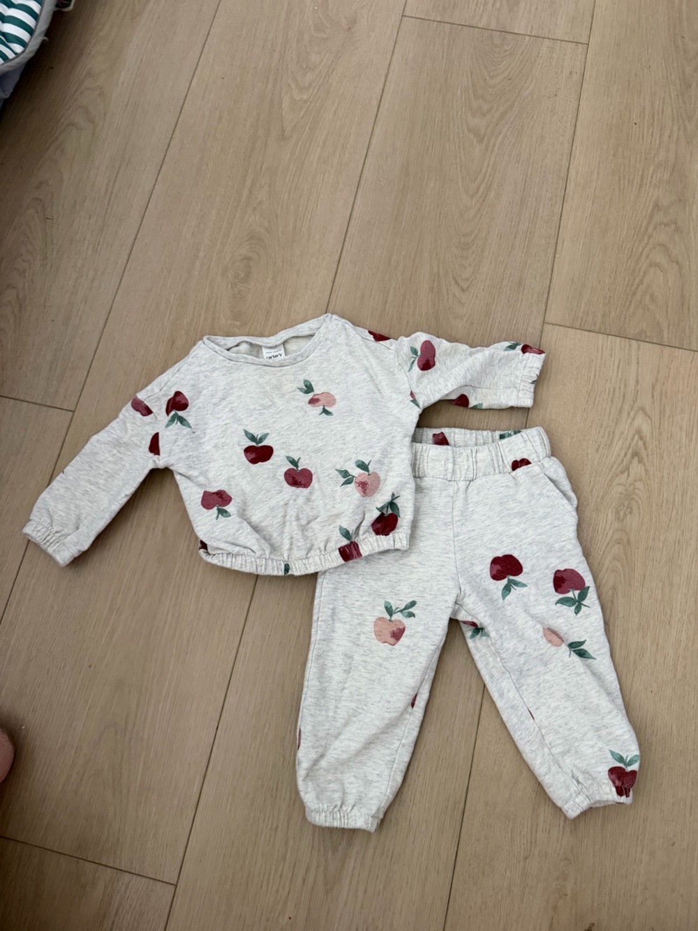 Carters 12m Apple sweatsuit